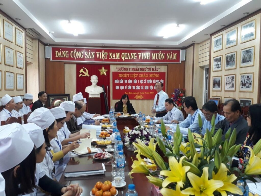 Bệnh viện YHCT và PHCN Bình Định kiểm tra công tác bệnh viện năm 2019.