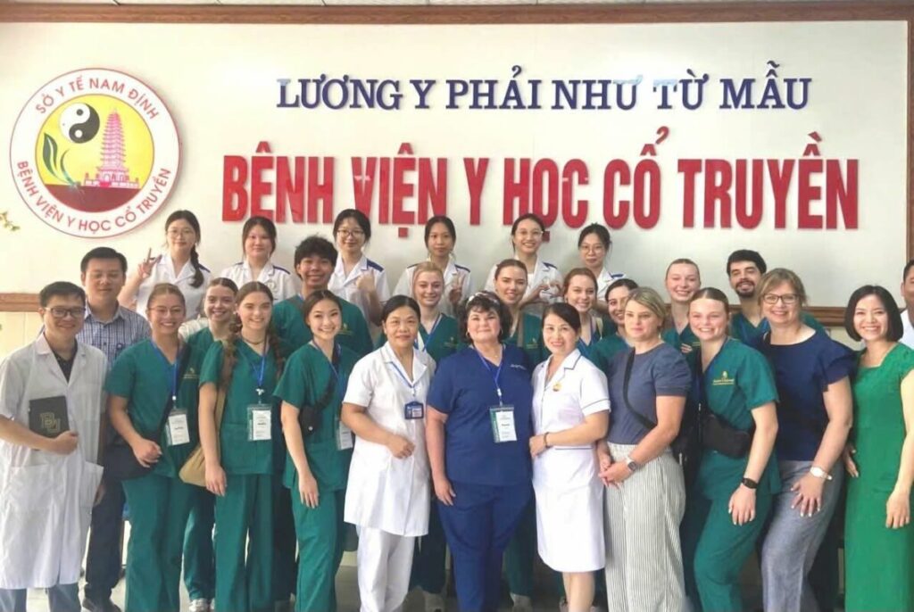 🌿 BỆNH VIỆN Y HỌC CỔ TRUYỀN ĐÓN TIẾP ĐOÀN TRƯỜNG ĐẠI HỌC BAYLOR (HOA KỲ) ✨